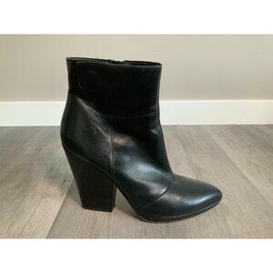 Elegant Black Ankle Boots